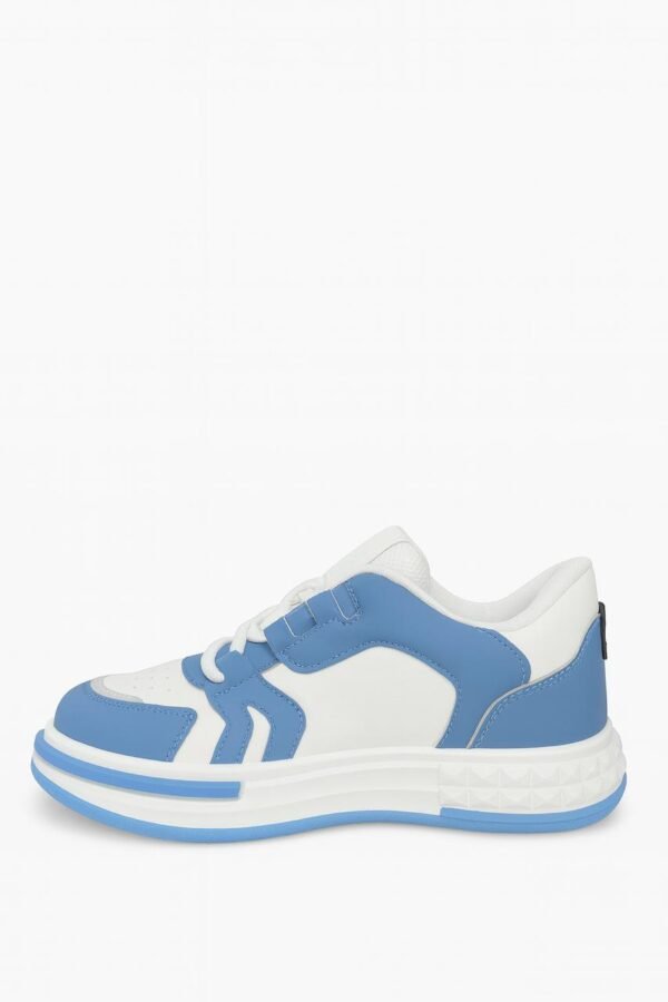 Stylish Ladies Sports Sneakers with Modern Design - Image 10