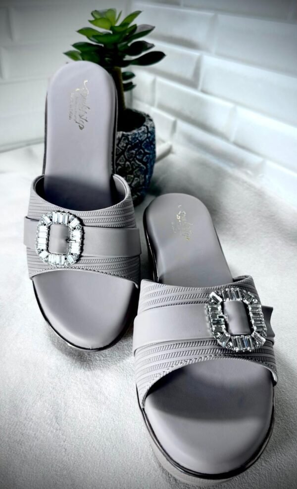Elegant Ladies Sandals with Crystal Buckle Detail – Perfect for Any Occasion - Image 16